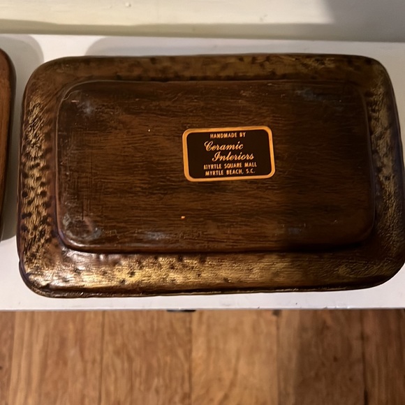 Ceramic trinket/jewelry box with matching lid - Picture 5 of 9